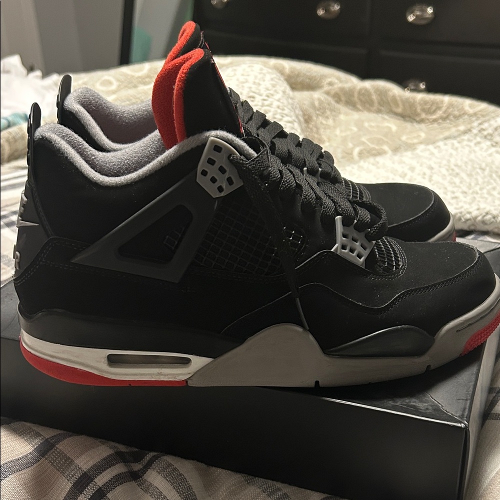 Air Jordan 4 Retro